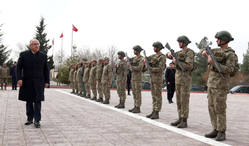 Bakan Güler ve TSK komuta kademesi Hakkari'de: Irak'ın kuzeyinde şehit olan 6 asker için tören düzenlendi