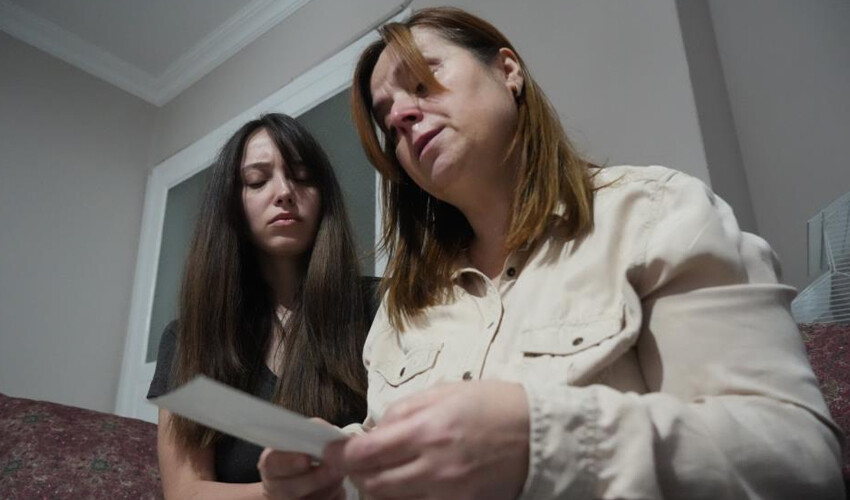 Kızı evli komşusuyla kaçtı! Çaresiz anne aldığı telefonla ikinci kez yıkıldı