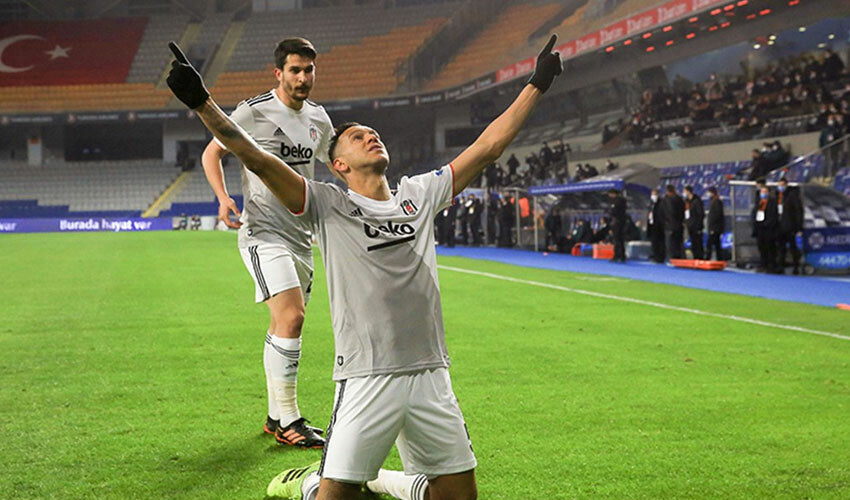 Josef de Souza imza için İstanbul'da! Süper Lig'in şampiyon takımına transfer oldu Josef de Souza imza için İstanbul'da! Süper Lig'in şampiyon takımına transfer oldu