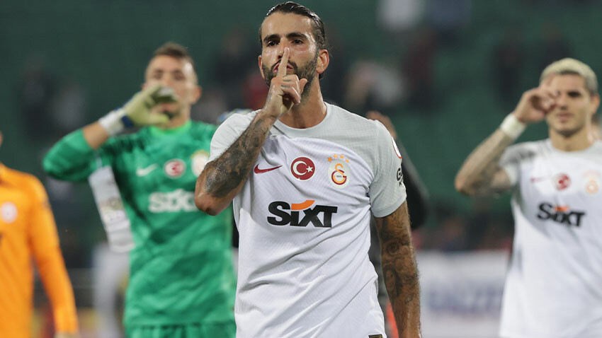 Galatasaray'da 3 ayrılık! Okan Buruk o isimlerin biletini kesti Galatasaray'da 3 ayrılık! Okan Buruk o isimlerin biletini kesti