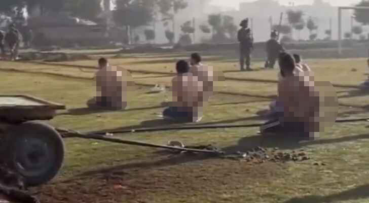 İsrail'den utanç vesikası! Filistinli kadın ve çocukları soyup teşhir ettiler İsrail'den utanç vesikası! Filistinli kadın ve çocukları soyup teşhir ettiler