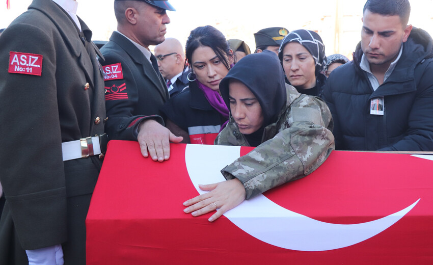 Cumhurbaşkanı Erdoğan'dan Denizlili şehidin ailesine taziye telefonu Cumhurbaşkanı Erdoğan'dan Denizlili şehidin ailesine taziye telefonu