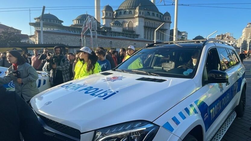 Hangi ÇETELERİN lüks araçları Polis aracı oldu? İçişleri Bakanı Ali Yerlikaya'dan yeni uygulama Hangi ÇETELERİN lüks araçları Polis aracı oldu? İçişleri Bakanı Ali Yerlikaya'dan yeni uygulama