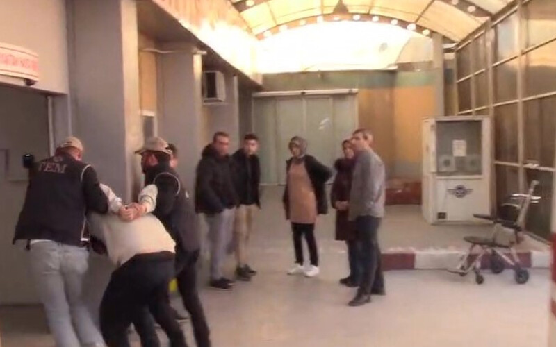 Sosyal medyadan şehitlere hakaret etti! Ayvalık’ta yakalandı Sosyal medyadan şehitlere hakaret etti! Ayvalık’ta yakalandı