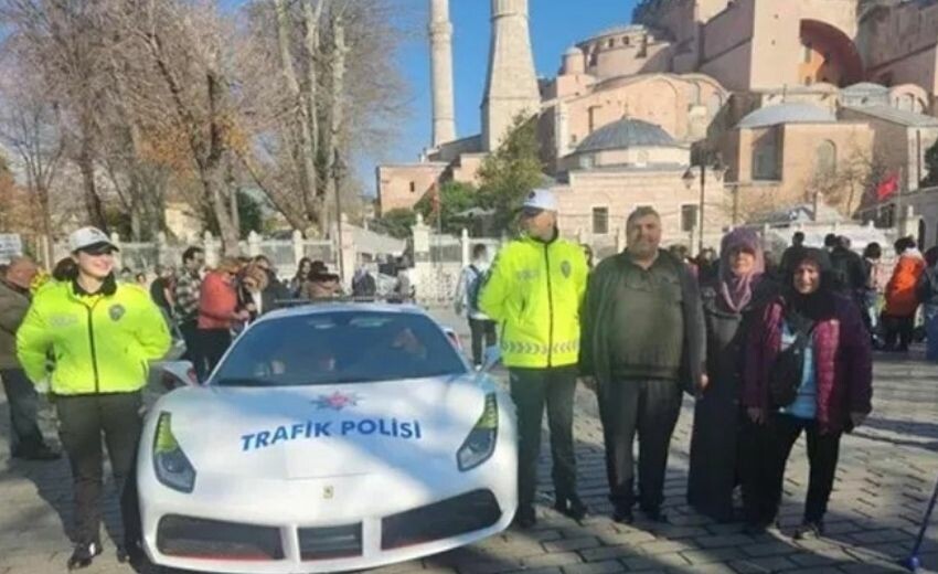 Ferrari marka polis aracı kimin, kimden alındı? Dilan Polat arabaları ne oldu, nerede? Engin Polat'ın hangi arabaları polis aracı oldu? Ferrari marka polis aracı kimin, kimden alındı? Dilan Polat arabaları ne oldu, nerede? Engin Polat'ın hangi arabaları polis aracı oldu?