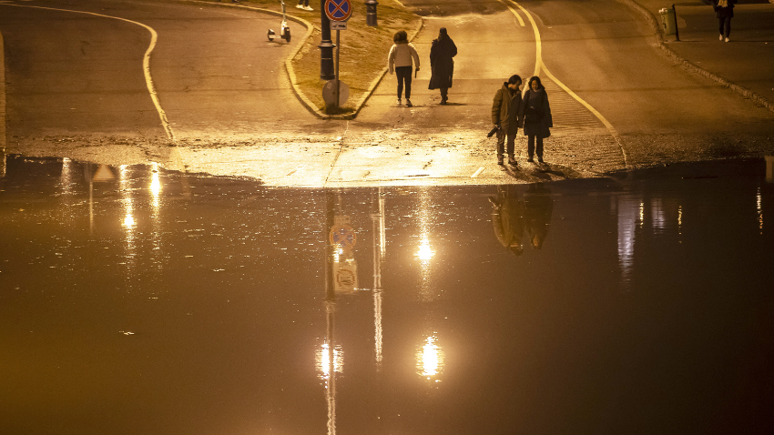 Yoğun yağışlardan dolayı Tuna Nehri taştı, Macaristan'ın başkentini su bastı Yoğun yağışlardan dolayı Tuna Nehri taştı, Macaristan'ın başkentini su bastı