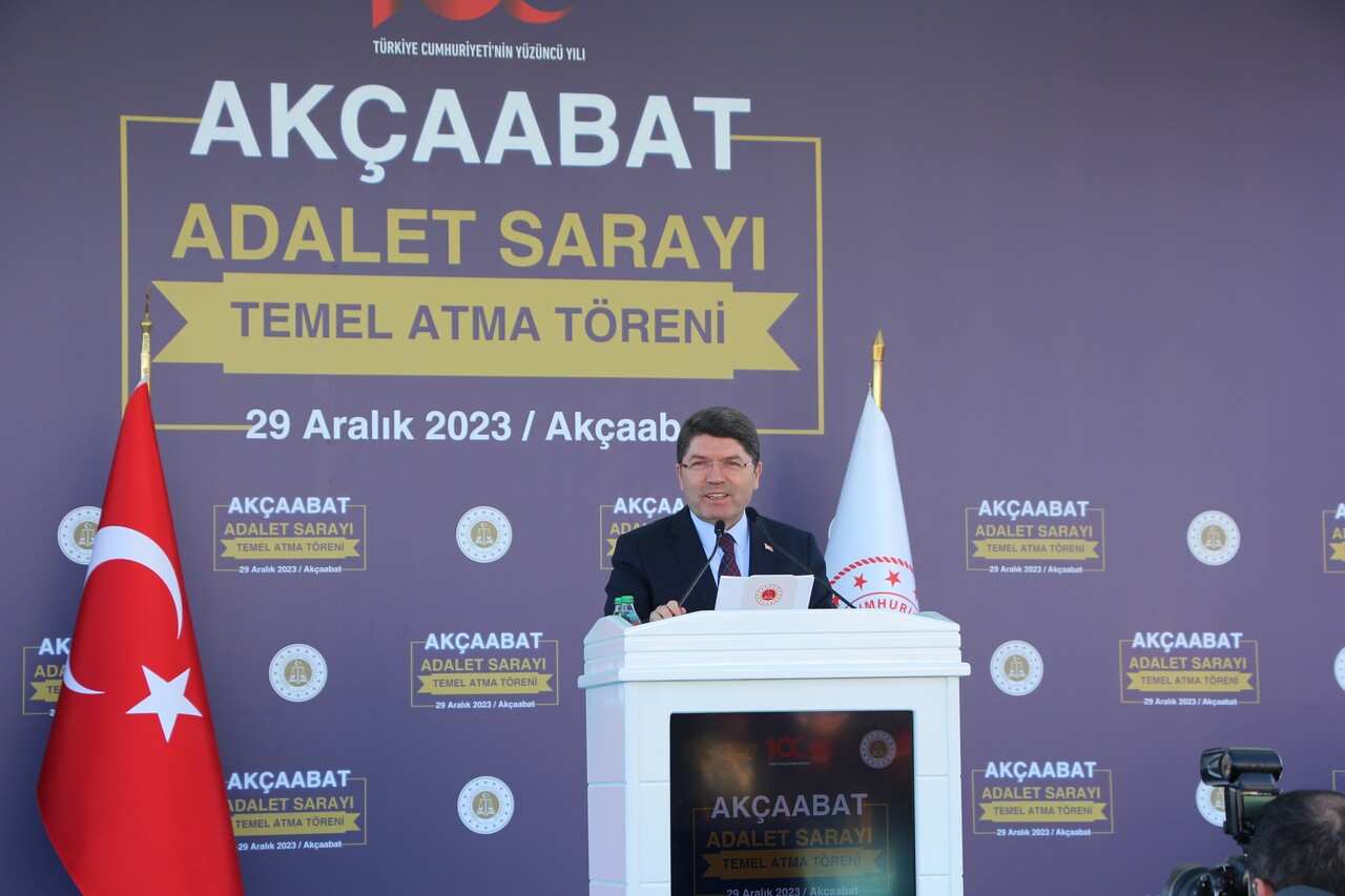 Adalet Bakanı Tunç'tan yeni anayasa mesajı: Darbeciler tarafından yazılmış anayasadan kurtulmamız lazım Adalet Bakanı Tunç'tan yeni anayasa mesajı: Darbeciler tarafından yazılmış anayasadan kurtulmamız lazım