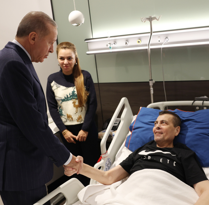 Erdoğan’dan hastanede tedavi gören 2 isme sürpriz ziyaret Erdoğan’dan hastanede tedavi gören 2 isme sürpriz ziyaret