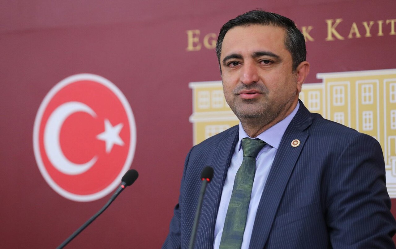 HÜDA PAR'dan savaş suçuna karışan Yahudiler için yasa teklifi: Vatandaşlıktan çıkarılmalı, mal varlıkları tasfiye edilmeli HÜDA PAR'dan savaş suçuna karışan Yahudiler için yasa teklifi: Vatandaşlıktan çıkarılmalı, mal varlıkları tasfiye edilmeli