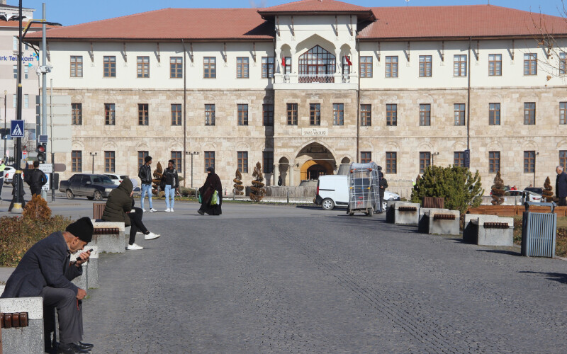 Karamollaoğlu ‘bu hizmet değil’ demişti, rekor üstüne rekor kırdı