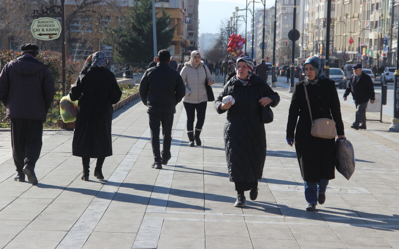 Karamollaoğlu ‘bu hizmet değil’ demişti, rekor üstüne rekor kırdı