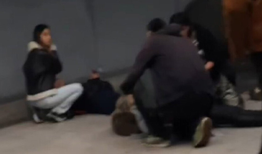 İzmir'de yürüyen merdiven tersine döndü! Korku dolu olayda 5 kişi yaralandı İzmir'de yürüyen merdiven tersine döndü! Korku dolu olayda 5 kişi yaralandı