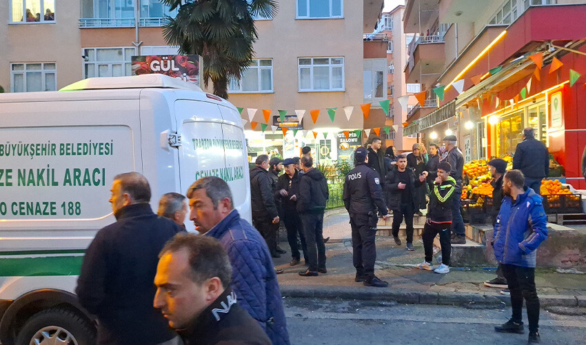 Trabzon'da kahreden olay! Yaşlı adam engelli kızını da öldürüp intihar etti Trabzon'da kahreden olay! Yaşlı adam engelli kızını da öldürüp intihar etti