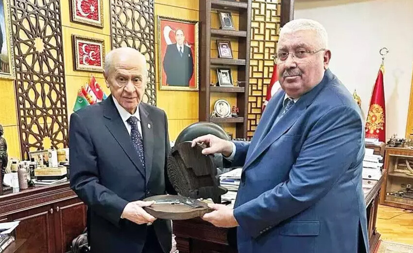 Yıl başında yeni yaşına girecek Bahçeli’ye 3 özel hediye! Silahlarda birbirinden ilginç detaylar var