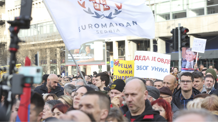 Muhalifler sokaklara döküldü! Sırbistan'da olaylı seçimden sonra gerginlik tırmanıyor