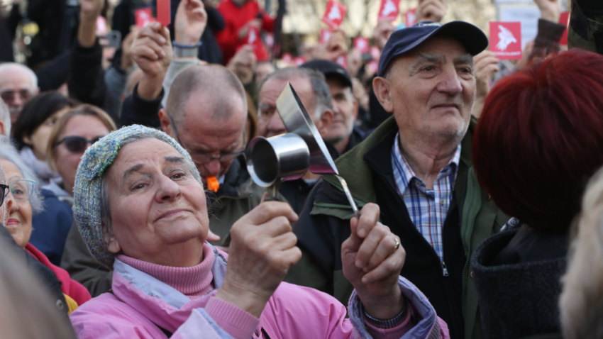 Muhalifler sokaklara döküldü! Sırbistan'da olaylı seçimden sonra gerginlik tırmanıyor