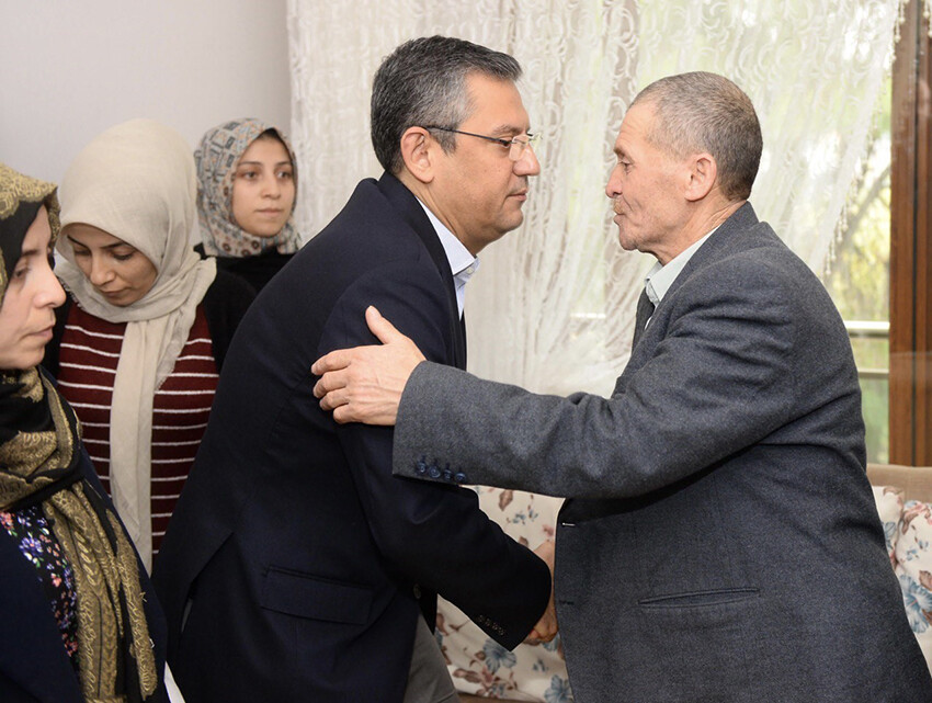 Cenazede protesto edilmişti: CHP lideri Özel'den o şehidin ailesine ziyaret