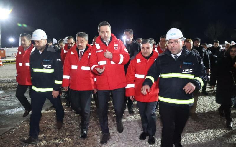 Enerji Bakanı Bayraktar sahadan duyurdu: 3 ayda en çok petrol üreten şehir olacak, 5 bin kişi işe alınacak