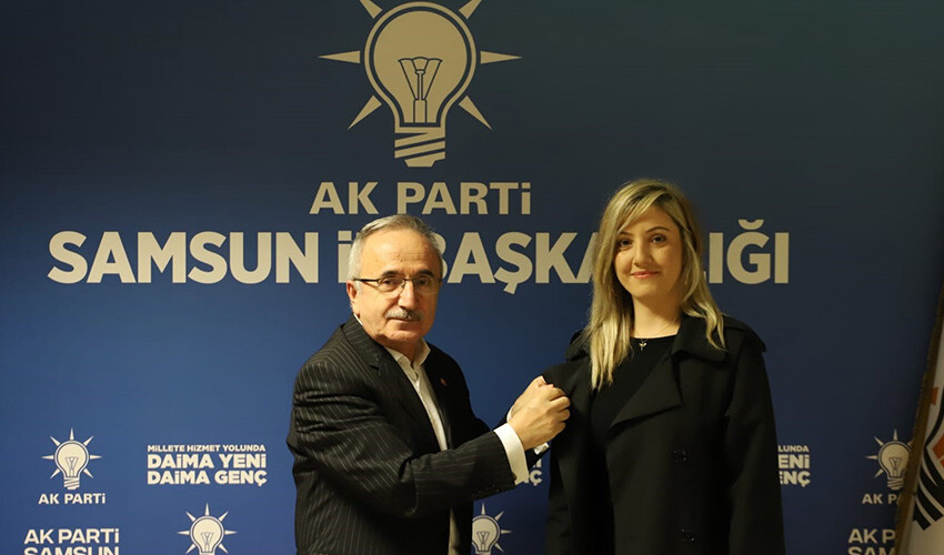 İYİ Parti'de istifa depremi! Hepsi birden AK Parti'ye geçti İYİ Parti'de istifa depremi! Hepsi birden AK Parti'ye geçti