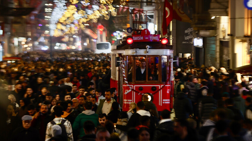 Türkiye 2024'e 'merhaba' dedi! İşte yurttan manzaralar...