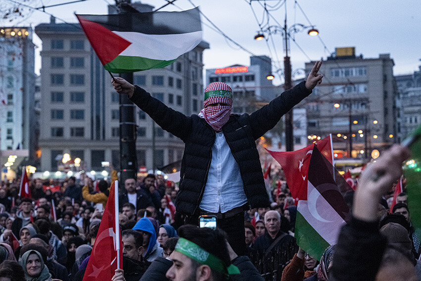 İstanbul'da tarihi yürüyüş! 'Şehitlere Rahmet, Filistin’e Destek, İsrail’e Lanet'