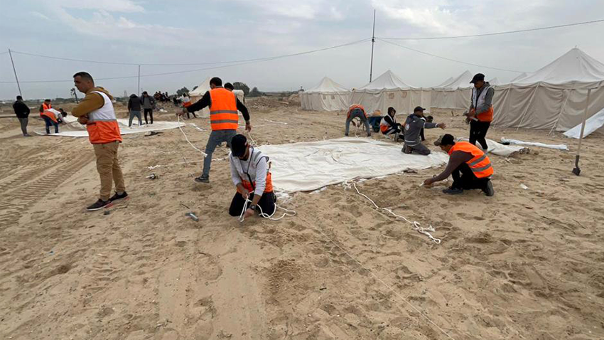 Gazzeliler çadır kentlere mahkum... Bombaların yok ettiği kente de kuruldu Gazzeliler çadır kentlere mahkum... Bombaların yok ettiği kente de kuruldu