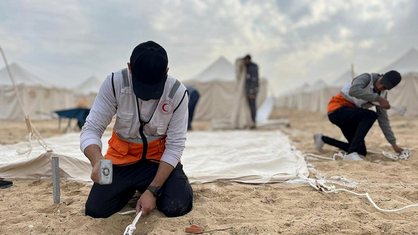 Gazzeliler çadır kentlere mahkum... Bombaların yok ettiği kente de kuruldu Gazzeliler çadır kentlere mahkum... Bombaların yok ettiği kente de kuruldu