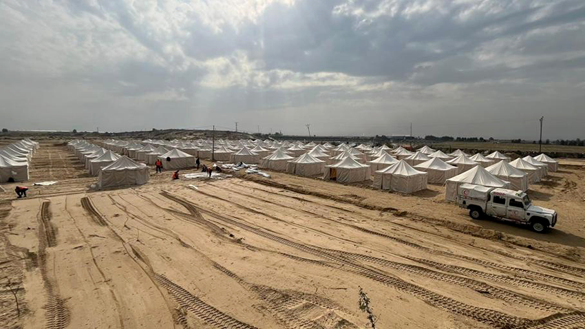 Gazzeliler çadır kentlere mahkum... Bombaların yok ettiği kente de kuruldu Gazzeliler çadır kentlere mahkum... Bombaların yok ettiği kente de kuruldu