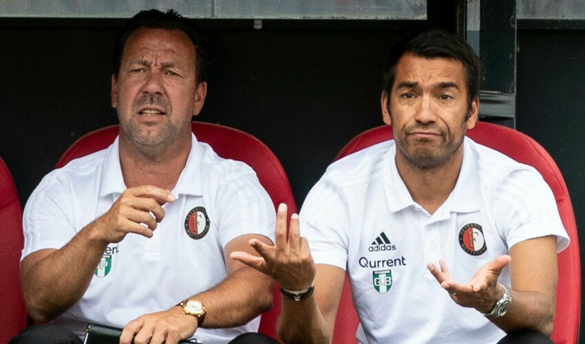 Beşiktaş yeni hocayı buldu! Giovanni van Bronckhorst imzaya çok yakın Beşiktaş yeni hocayı buldu! Giovanni van Bronckhorst imzaya çok yakın