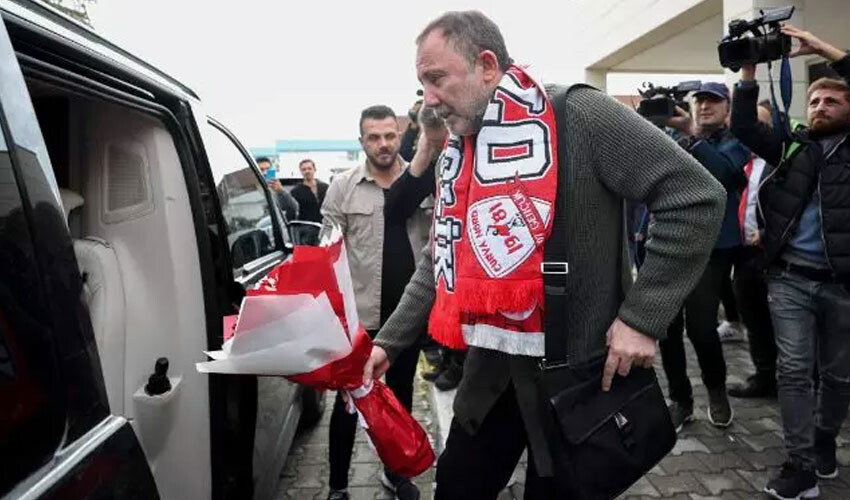 Antalyaspor'a imza atan Sergen Yalçın yarım sezonda servet kazanacak Antalyaspor'a imza atan Sergen Yalçın yarım sezonda servet kazanacak