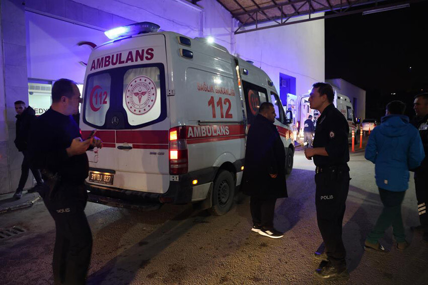 Tuttuğu balığı ailesine yediren adam 7 kişiyi hastanelik etti Tuttuğu balığı ailesine yediren adam 7 kişiyi hastanelik etti