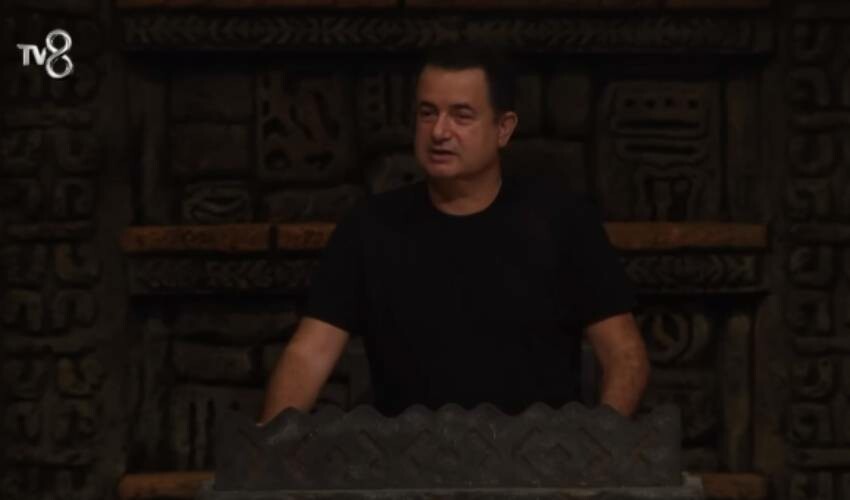 Survivor tarihinde bir ilk! Acun Ilıcalı bombayı patlattı, yarışmacılar sevinçten kendilerini yere attı