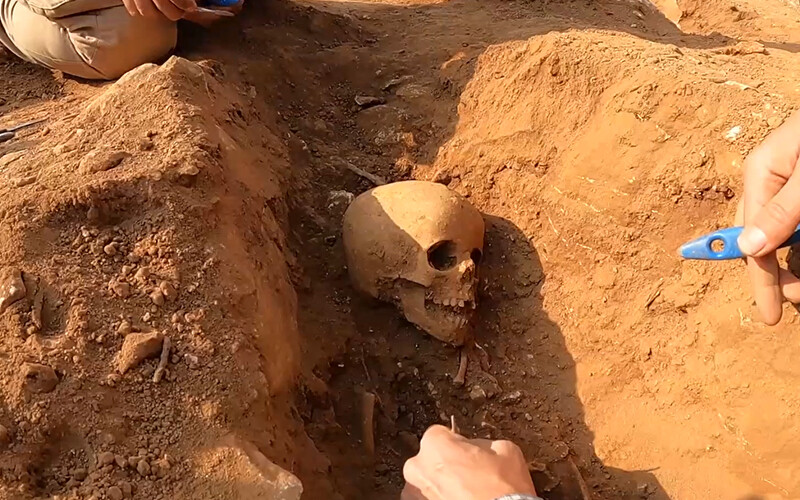 İlk kez karşılaştılar… Diyarbakır’da dehşete düşüren toplu çocuk mezarı