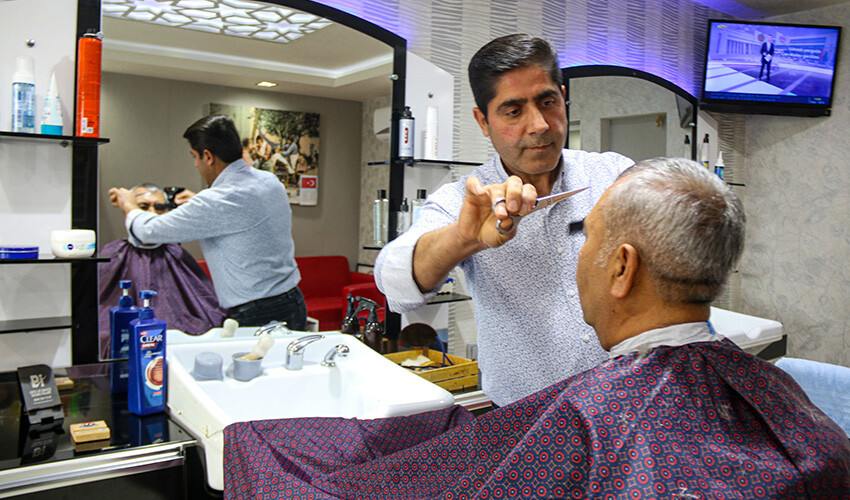 Berberdeki fiyatı gören saç sakal uzatmaya karar veriyor