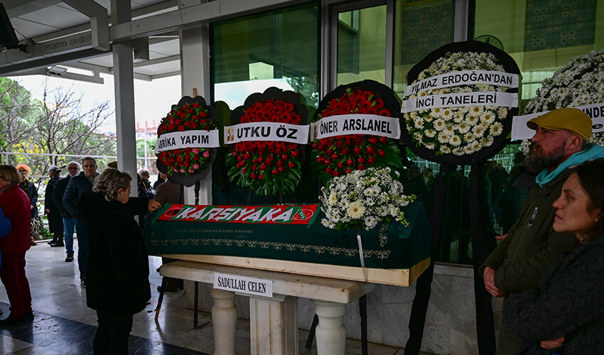 Yönetmen Sadullah Celen'e veda… Sinema dünyası son yolculuğuna uğurladı Yönetmen Sadullah Celen'e veda… Sinema dünyası son yolculuğuna uğurladı