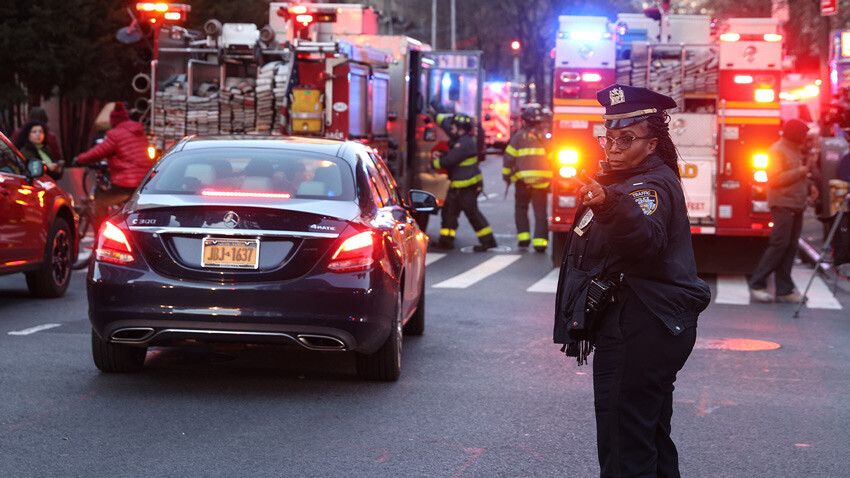 New York'ta 2 metro çarpıştı, çok sayıda yaralı var