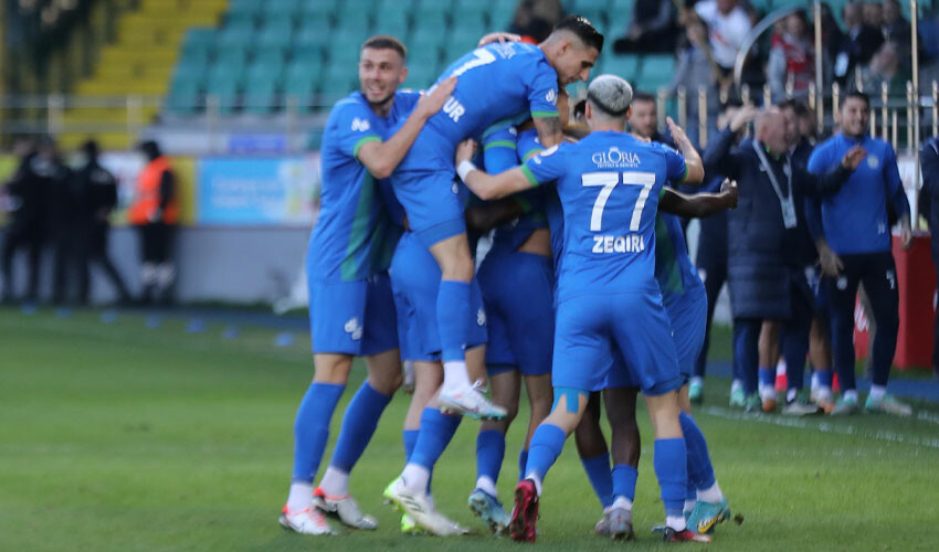 Çaykur Rizespor, Hatayspor'u farklı mağlup etti | Süper Lig 19. Hafta Çaykur Rizespor, Hatayspor'u farklı mağlup etti | Süper Lig 19. Hafta