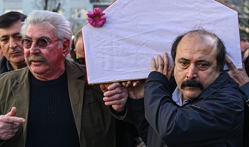 Usta oyuncu Ayla Algan’ın cenaze törenine sanat camiası akın etti Usta oyuncu Ayla Algan’ın cenaze törenine sanat camiası akın etti