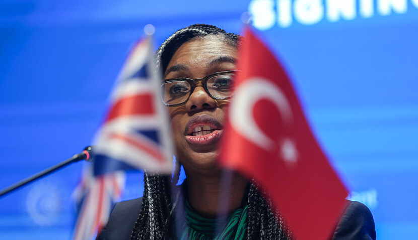 Türkiye ve İngiltere arasında ticaret dopingi! 26 maddelik anlaşma imzalandı Türkiye ve İngiltere arasında serbest ticaret anlaşması