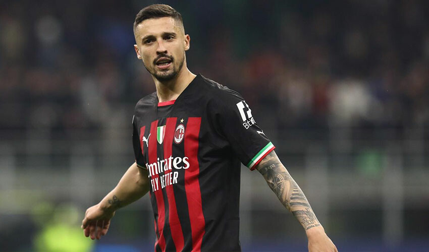 Ali Koç'un canlı yayında duyurduğu transfer gerçekleşiyor, Milan'ın yıldızı Fenerbahçe'ye imza atıyor Ali Koç'un canlı yayında duyurduğu transfer gerçekleşiyor, Milan'ın yıldızı Fenerbahçe'ye imza atıyor