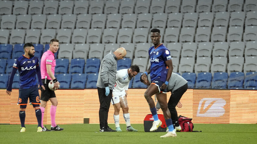 Milli futbolcu Yusuf Sarı'dan Adana Demirspor'a sakatlık sitemi