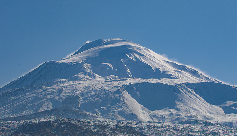 Doğu'da kar, Akdeniz'de deniz keyfi! 566 yerleşim yerine ulaşım sağlanamıyor