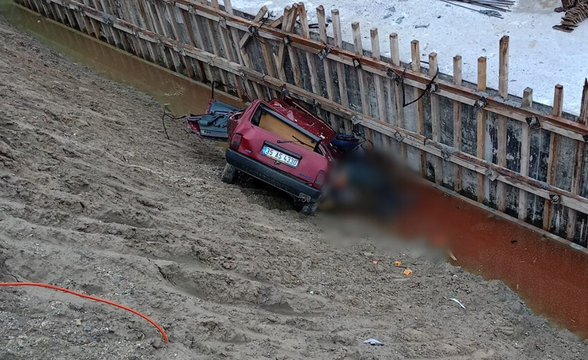 Aydın’da otomobil viyadük temeline uçtu, çok sayıda kişi hayatını kaybetti