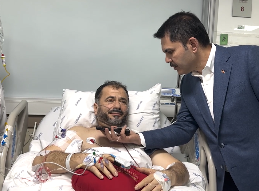 İBB Adayı Murat Kurum saldırıya uğrayan Fatih Camii İmamı Galip Usta'yı ziyaret etti, Erdoğan'dan da geçmiş olsun telefonu