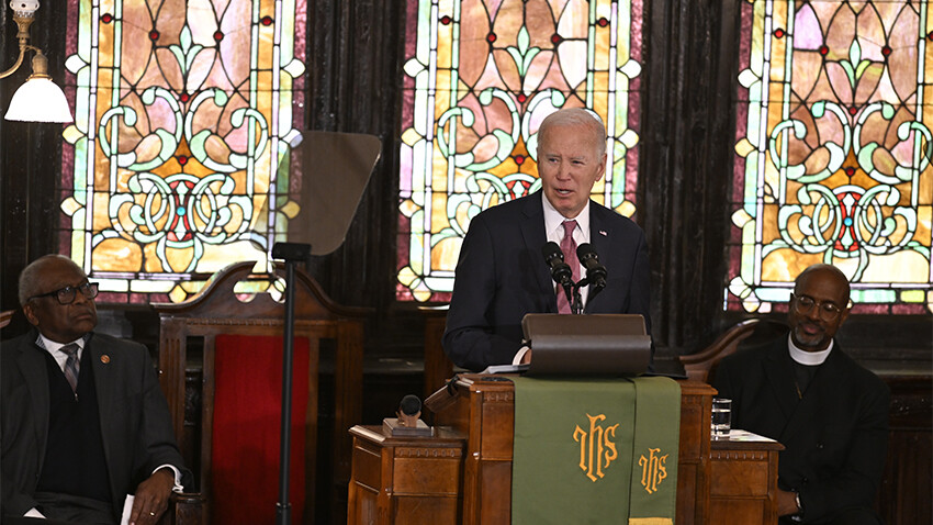 Biden'a kilisede Gazze protestosu