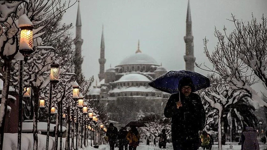 Kar İstanbul'un kapısına dayandı! Meteoroloji uzmanı Orhan Şen, ikinci dalga için tarih verdi