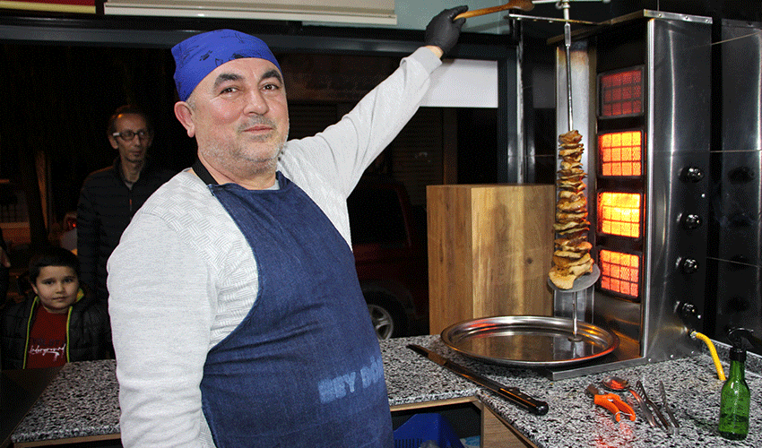 Türkiye'de ilk kez denendi müşteriler sıraya girdi, porsiyonu ise 100 lira