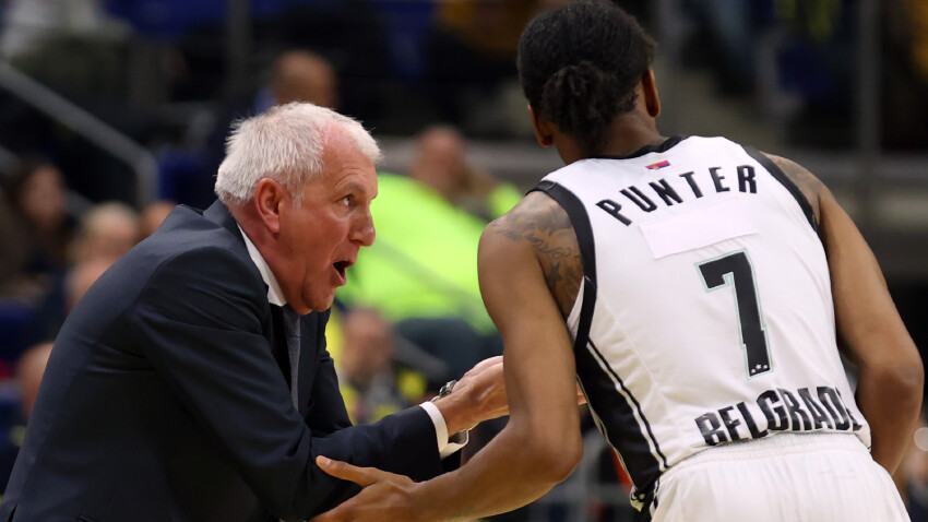 Fenerbahçe Beko 17 sayı geriden geldi, Obradovic'in takımına 15 sayı fark attı