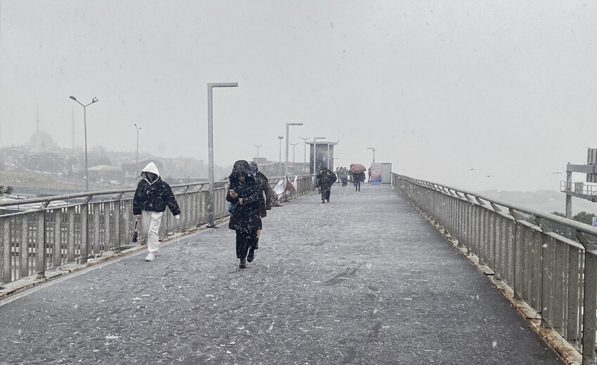 Meteoroloji İstanbul için yeni tahminini paylaştı, 8 kenti 'sarı kod' ile uyardı