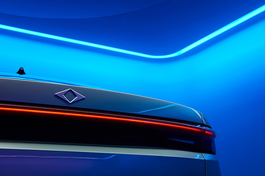 Yerli sedan ilk defa örtü kaldırdı, Togg T10F Fastback özellikleri merak konusu oldu! İşte detaylar...